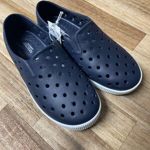 Old Navy toddlers Dark Blue rubber water shoes NWT size 11